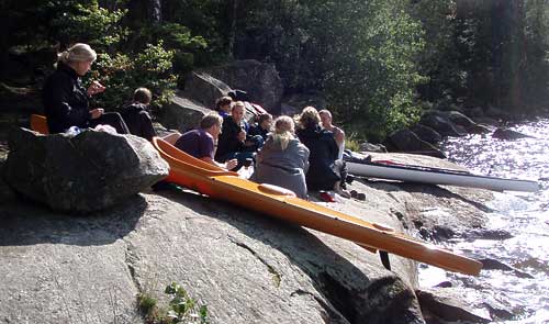 Fika i solen på Högön